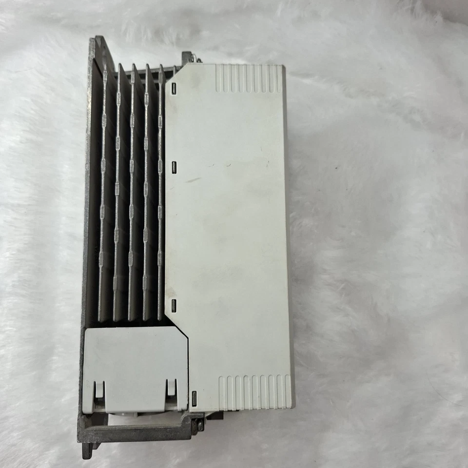 Lenze i550 VFD Inverter 5HP 4kW 400-480V 3-Phase CANopen IP20 I55AE222F10010002S